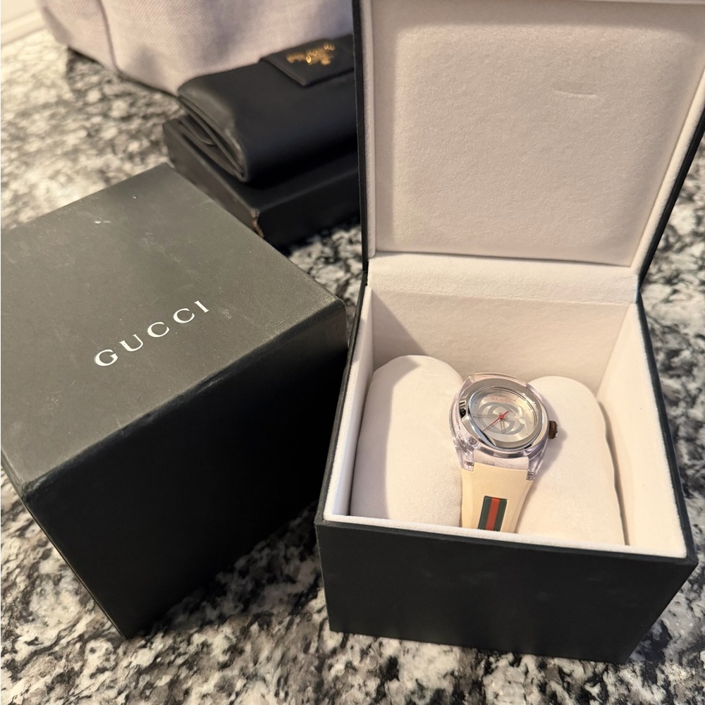 Gucci Women’s/Men's Watch with Beige, Green, and Red Stripes